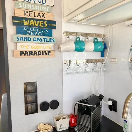 船屋 Houseboat Seabreeze